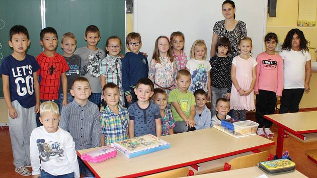 Žáci 1. A ze ZŠ 28. října Česká Lípa s paní učitelkou Martou Pilařovou.