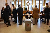 Začátek prezidentských voleb na radnici v České Lípě. Pátek 13. ledna 2023