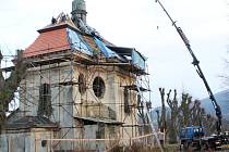 Ke 280. výročí od položení základního kamene dostane Kaple sv. Jana Nepomuckého ve Sloupu v Čechách novou střechu.