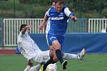 Druhé kolo Poháru České pošty se hrálo na českolipském fotbalovém stadionu ve středu 29. srpna mezi domácím Arsenalem (v modrém) a FK Varnsdorf.