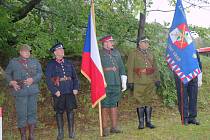 Ani liják, vítr a chladné počasí neodradilo nadšence zúčastnit se na Luži i pod ní vzpomínkové slavnosti k uctění obránců československých hranic v pohnutém roce 1938.