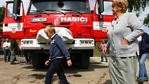 Dobrovolní hasiči ze Skalice u České Lípy mají patřičné zázemí i úplně nový zásahový vůz Tatra CAS 20, speciálně vybavený na zásahy během povodní.