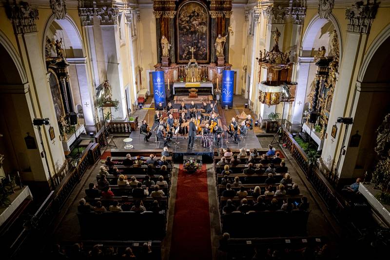 Musica Bohemica: Poezie lidové písně v českolipské bazilice Všech svatých.