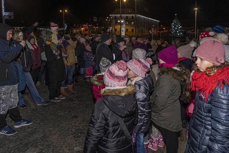 Česko zpívá koledy v Novém Boru.