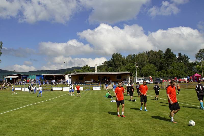 Sedmý ročník Skalice Celebrity Open Cup se konal v sobotu 18. července na fotbalovém hřišti ve Skalici u České Lípy.