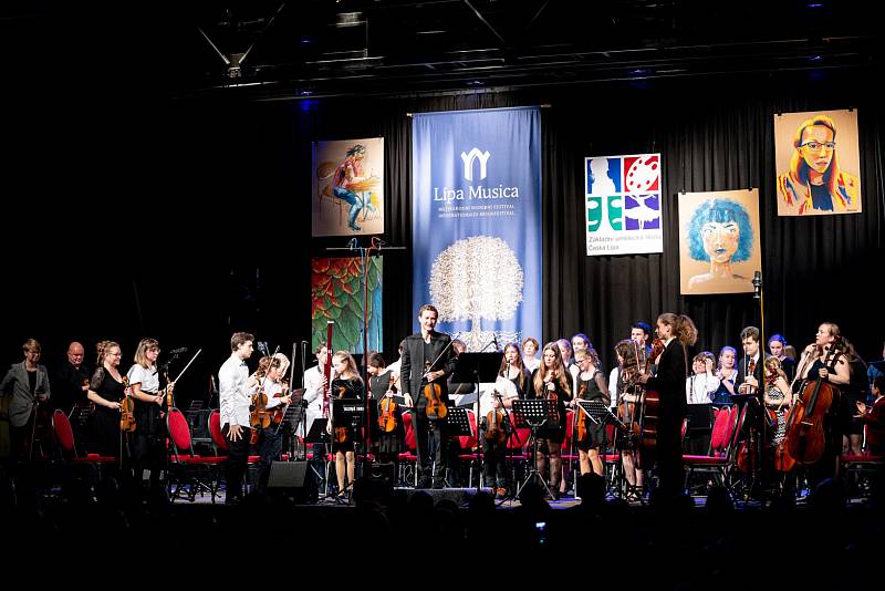 Tečku za festivalem Lípa Musica udělal společný projekt se Základní uměleckou školou Česká Lípa Má to smysl!, který se uskutečnil v pátek 19. listopadu v českolipském KD Crystal.