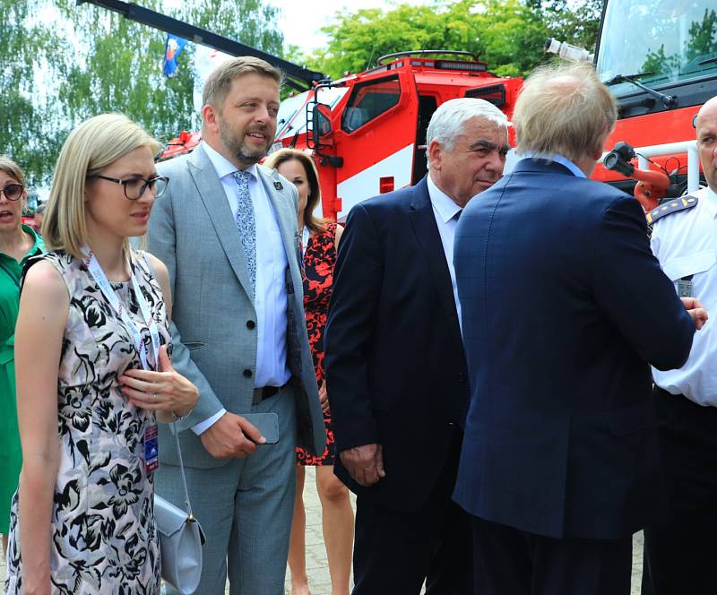 Na Hasičských slavnostech v Litoměřicích nechyběly sbory z Libereckého kraje. Vrcholem sobotního programu byla hasičská fontána.