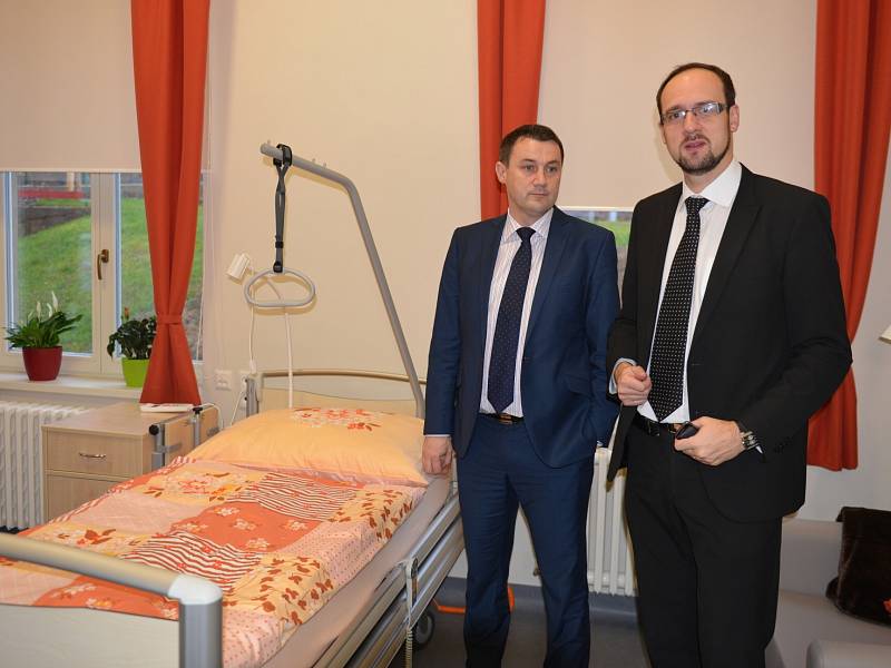 Přestavba bývalého kojeneckého ústavu na hospic začala v červenci roku 2014. Celkové náklady na přestavbu dosáhly částky necelých 109 milionů. 