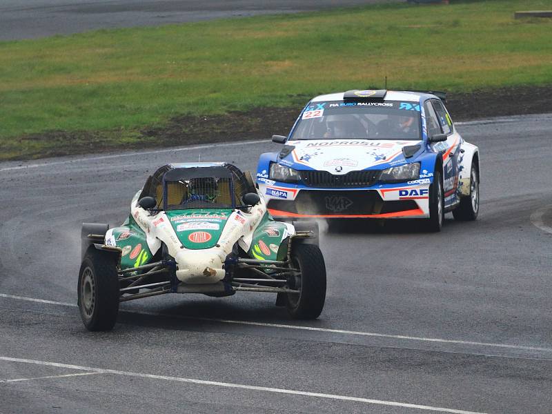 Na autodromu v Sosnové o víkendu probíhal již 16. ročník oblíbené akce Global Assistance Setkání mistrů.