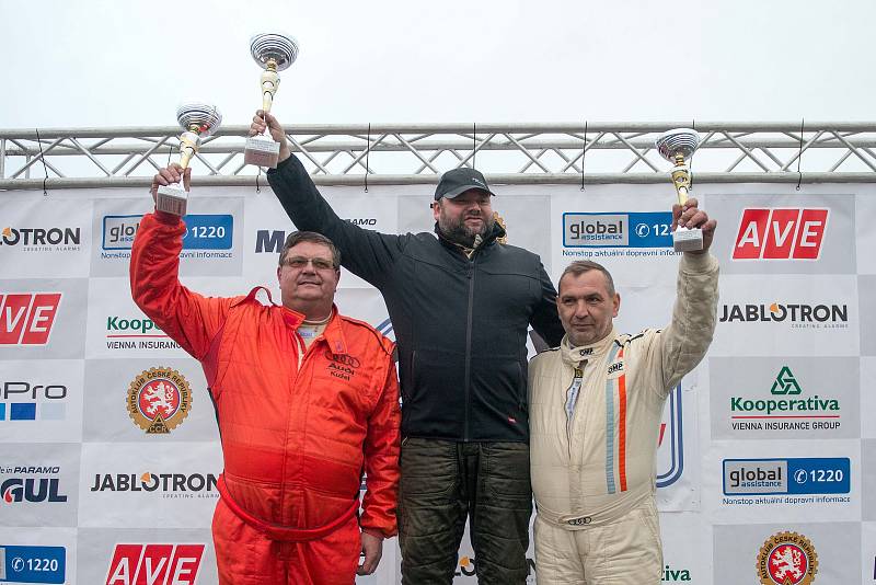 Tradiční setkání mistrů ukončilo motoristickou sezonu na Autodromu v Sosnové.