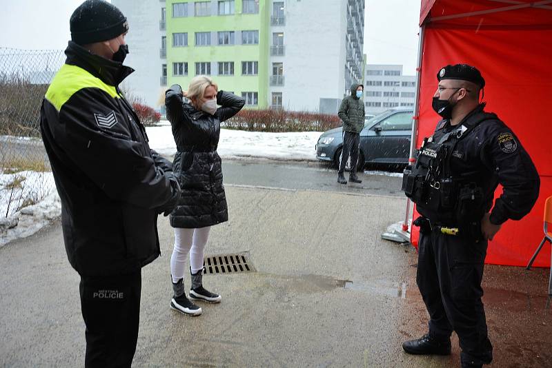 Strážníci Zdeněk Šafránek a Dalibor Pospíšil z Městské policie v České Lípě se do služby těší. Své povolání berou jako poslání, při kterém dbají na pořádek, ale mohou pomáhat svým spoluobčanům v řadě obtížných okamžiků.