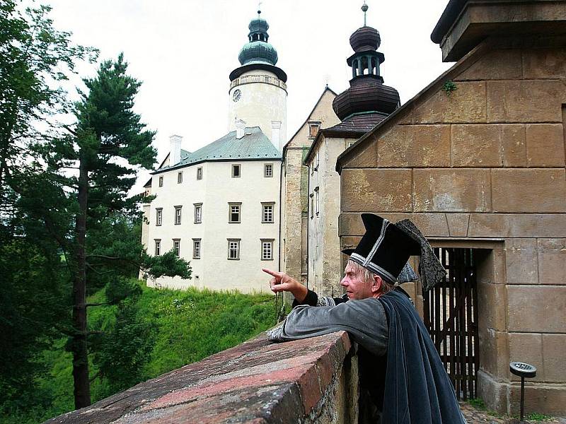 Tajemství staré bambitky se natáčelo také na zámku Lemberk.