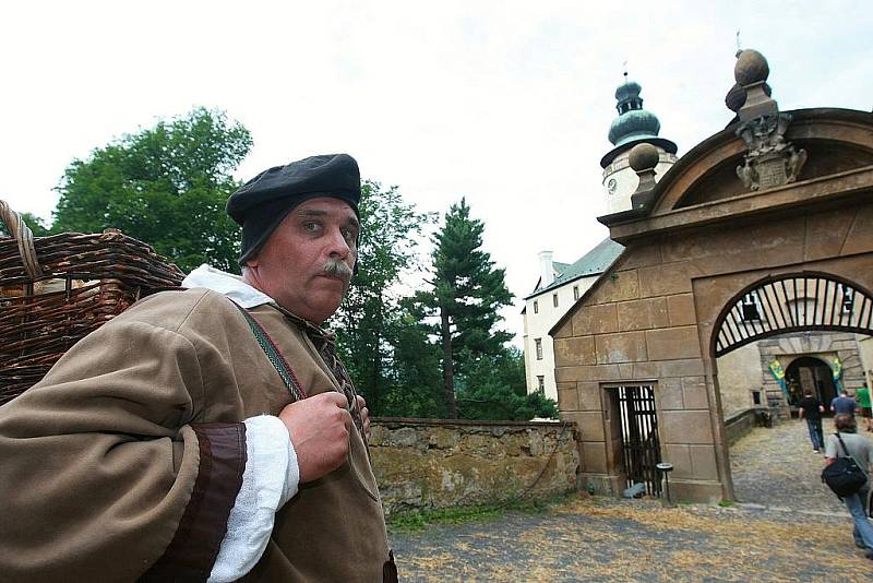 Tajemství staré bambitky se natáčelo také na zámku Lemberk.