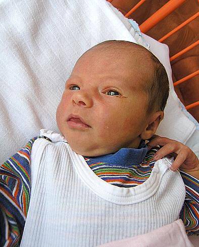 Mamince Janě Káčerové z České Lípy se 7. srpna narodil syn Dominik Káčer. Měřil 52 cm a vážil 3,4 kg. Blahopřejeme.