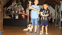 Městské muzeum v Mimoni připravilo na léto velkou rodinnou interaktivní výstavu za světa loutek.