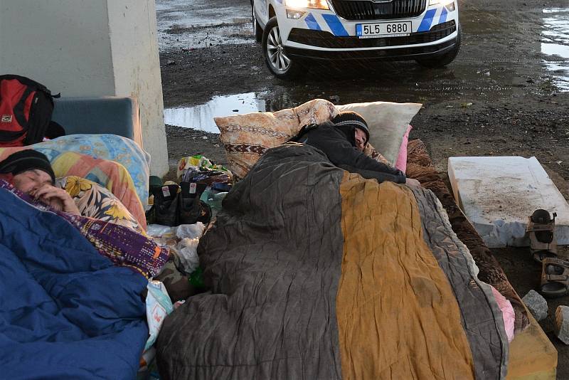 Strážníci Zdeněk Šafránek a Dalibor Pospíšil z Městské policie v České Lípě se do služby těší. Své povolání berou jako poslání, při kterém dbají na pořádek, ale mohou pomáhat svým spoluobčanům v řadě obtížných okamžiků.