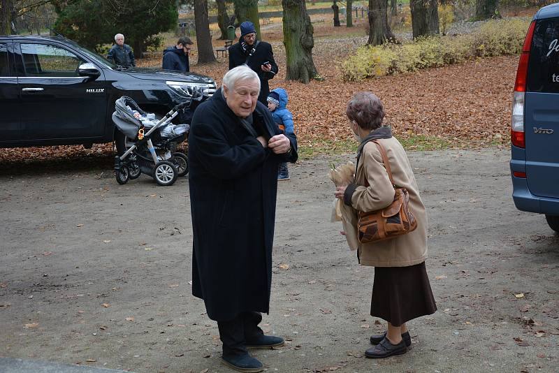 Ze slavnostního rozloučení se zesnulým Břetislavem Vojtíškem v kostele M. Jana Husa v České Lípě.