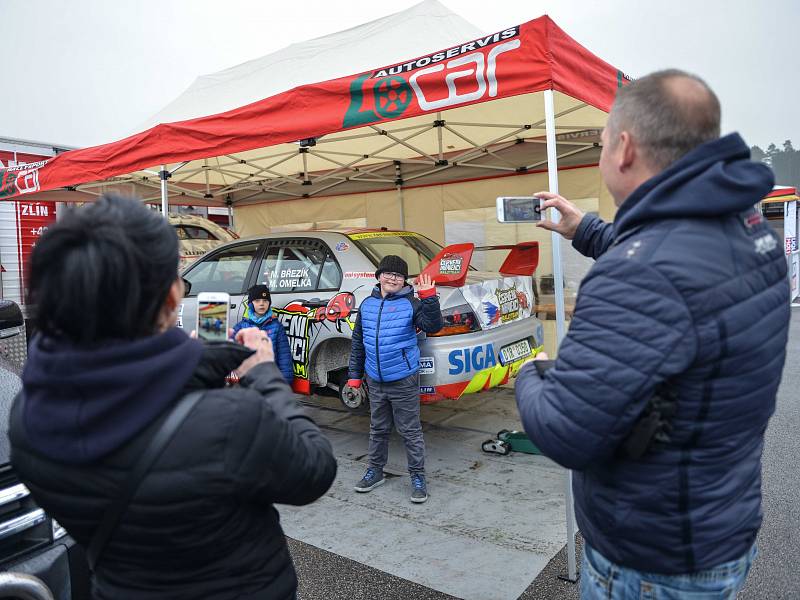 Na autodromu v Sosnové o víkendu probíhal již 16. ročník oblíbené akce Global Assistance Setkání mistrů.