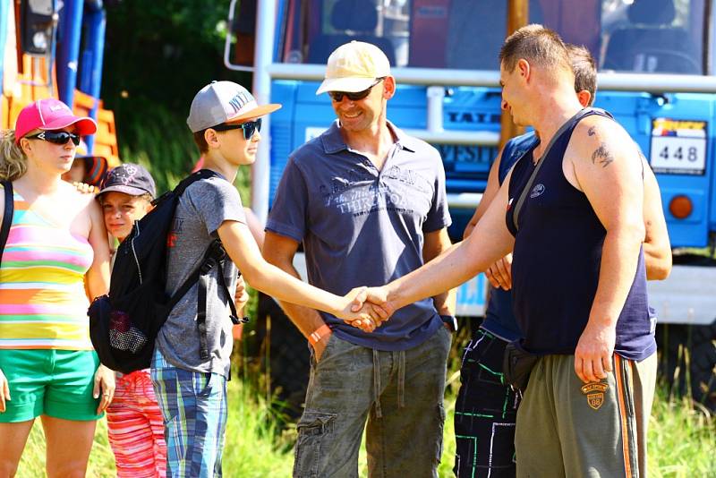 Soutěžní sezona otevřeného mistrovství ČR v Truck trialu pokračovala o víkendu ve Stráži pod Ralskem. 