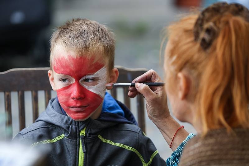 Program slavností na vodním hradě se nesl v rytířském duchu.