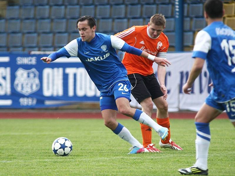 Česká Lípa - Bozkov 4:0. Domácí Válek obchází Červeného.