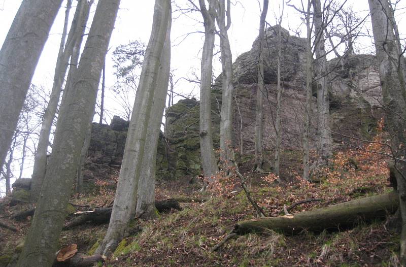 Za historií zříceniny hradu Děvín.