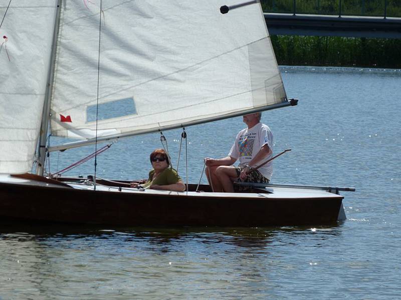 Kromě rekreačních jachtařů hostí Máchovo jezero každoročně řadu jachtařských závodů.