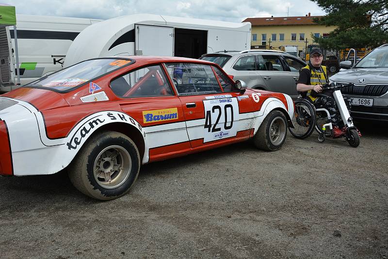 Rally Bohemia na autodromu v Sosnové v pátek 9. července.