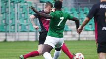 Chomutovští fotbalisté (zelené dresy) porazili v předposledním kole ČFL celek České Lípy 2:1.