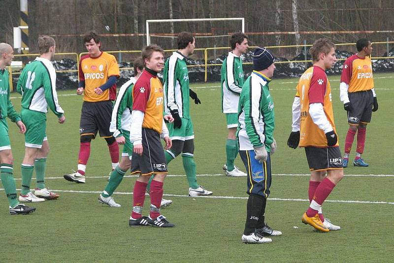 Remízou 1:1 skončil poslední přípravný zápas divizních fotbalistů FC Nový Bor, za které po dlouhé době nastoupil mimo jiné i ghanský útočník Ali Osumanu. 