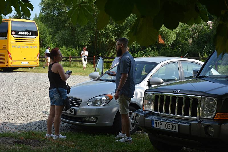 Koupání i hrad ve Sloupu v Čechách letos objevují noví turisté.