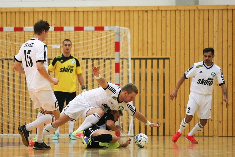 FC Démoni Česká Lípa - MADOS MT Hradec Králové 6:3 (2:1).