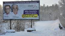 Hlavy politiků zůstaly na billboardech v České Lípě, ačkoliv od voleb uběhly už čtyři měsíce.