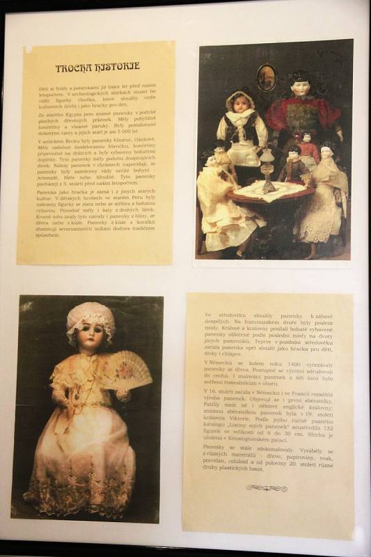 Výstava panenek potrvá v Městském muzeu v Mimoni do konce prázdnin.