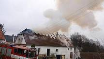 Požár chalupy ve Ždírci způsobil škodu za více než milion korun.