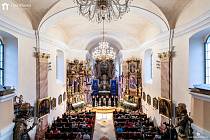 Vokální hudba zněla nedělním podvečerem na festivalu Lípa Musica v kostele svatých Petra a Pavla v Horním Prysku. Jeho protagonistou byl křehký i silný ženský sextet SJAELLA z Lipska.