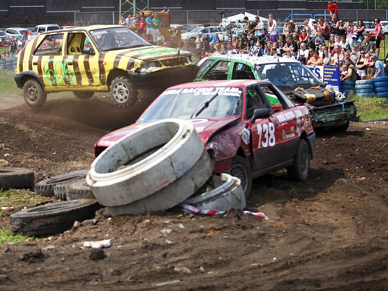 Destruction derby na autodromu. Den druhý.