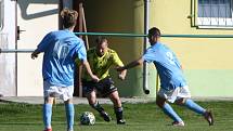 Fotbalisté Kamenice (pruhované dresy) doma porazili Žandov 6:0!