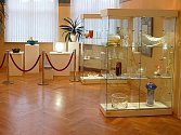 Expozice Střední uměleckoprůmyslové školy sklářské v Kamenickém Šenově, která je k vidění v muzeu v německém Weisswasseru. 