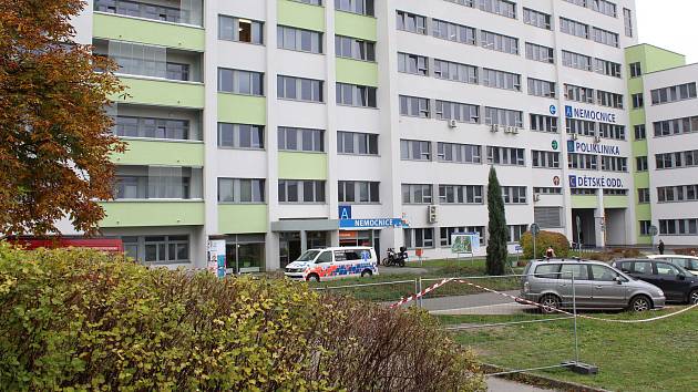 Hlavní budova Nemocnice s poliklinikou Česká Lípa.