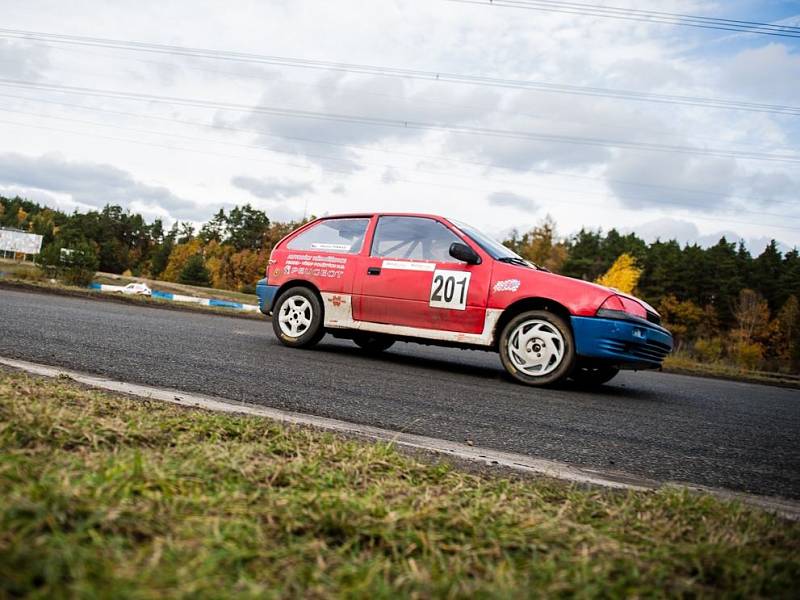 Na autodromu v Sosnové u České Lípy se o víkendu rozdělovaly poslední body do šampionátu s názvem Rallycross Cup.