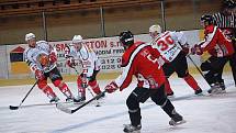 Predátoři prohráli v Klatovech a klesli na osmou příčku v tabulce druhé hokejové ligy.