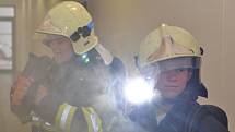 Konec školního roku si dvě třídy sedmáků ze škol v Novém Boru a Kravařích zpestřily dnem na hasičské stanici profesionální jednotky v České Lípě. 