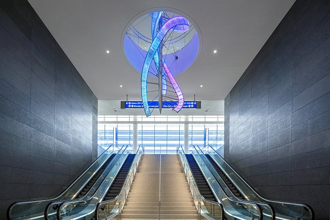Preciosa Lighting vytvořila dynamickou instalaci pro letiště v Los Angeles.