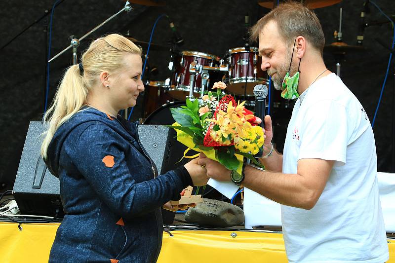 První a zároveň zřejmě poslední ročník pikniku s názvem Corona off proběhl v sobotu odpoledne ve Stráži pod Ralskem pod taktovkou spolku Järgen family.