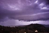 Bouřka nad Českou Lípou v noci na 23. června 2023.