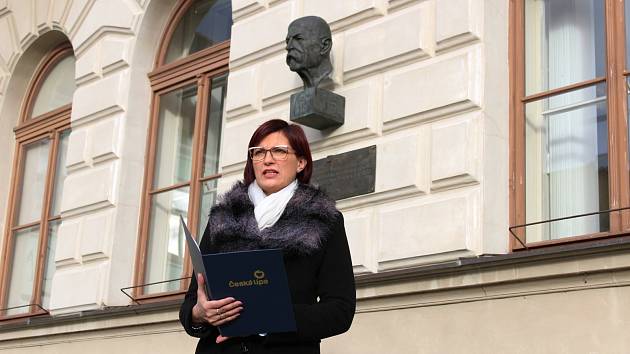 U příležitosti 170. výročí narození T. G. Masaryka se v České Lípě konalo tradiční setkání u jeho busty na náměstí.