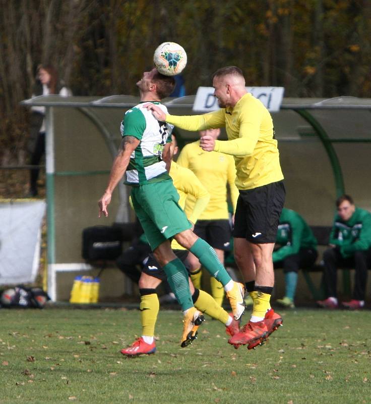 Fotbalisté Nového Boru hlásí změnu trenéra. Jan Broschinský starší odchází do Žibřidic, nahradil ho Stanislav Kouřil.