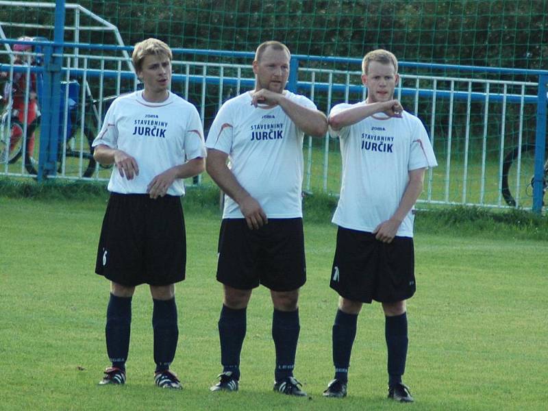 Třikrát pokořili fotbalisté Doks brankáře Jiříčka z Vratislavic. 