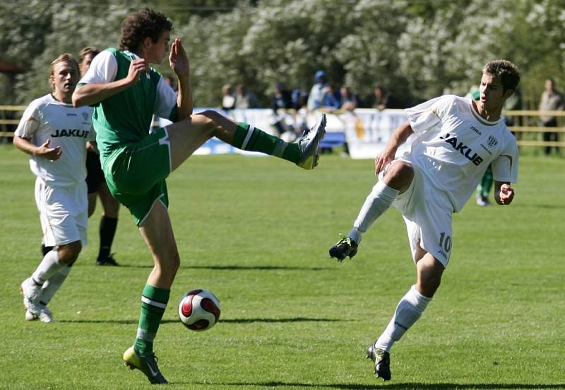 Fotbalisté Nového Boru a České Lípy se v posledním vzájemném utkání rozešli smírně 1:1.